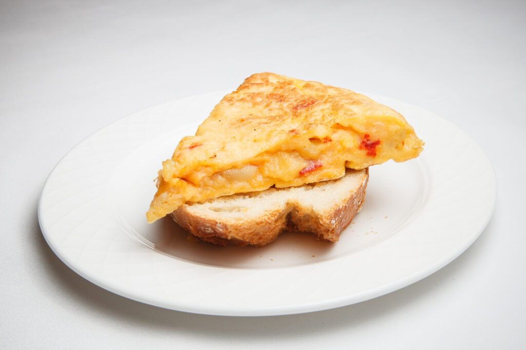 Tortilla de patatas con alegrías - Casa Masip