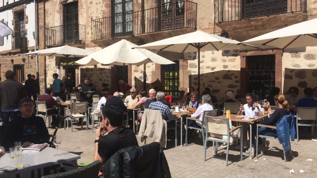 terraza bar casa masip ezcaray
