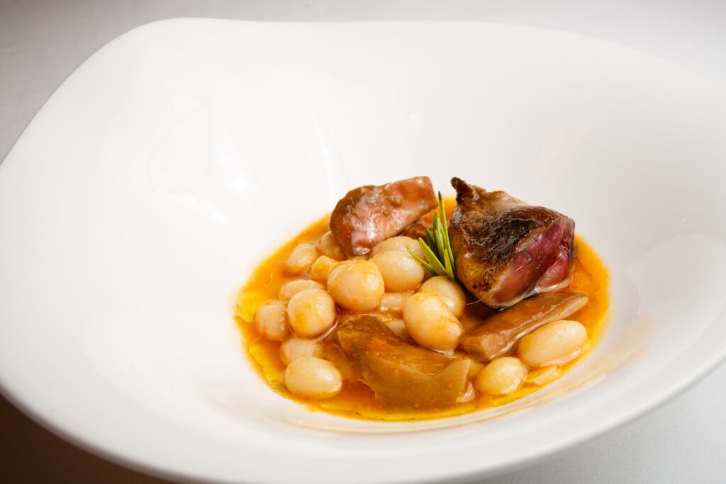 Gastronomía-riojana en Restaurante-Casa-Masip-Ezcaray-pochas